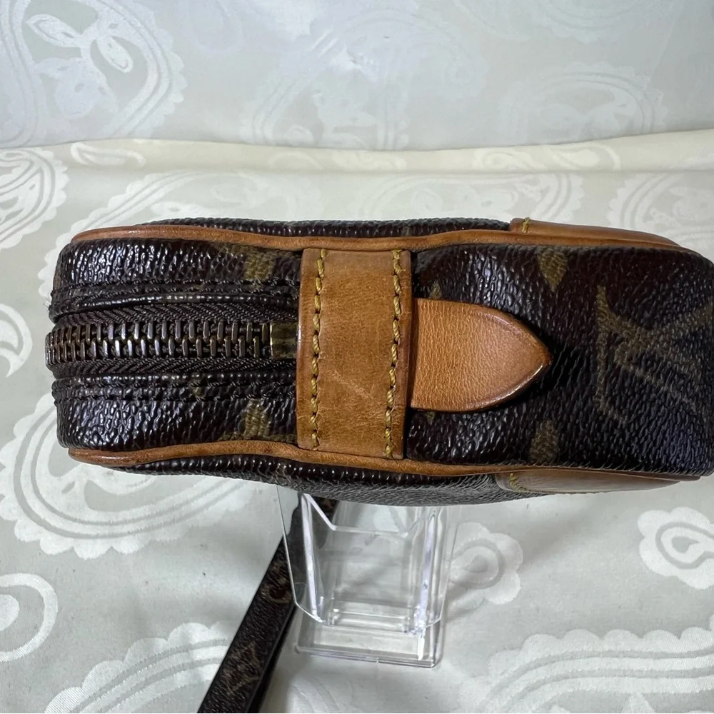 7011: Louis Vuitton Monogram Marly Dragonne GM Wristlet Clutch Vintage